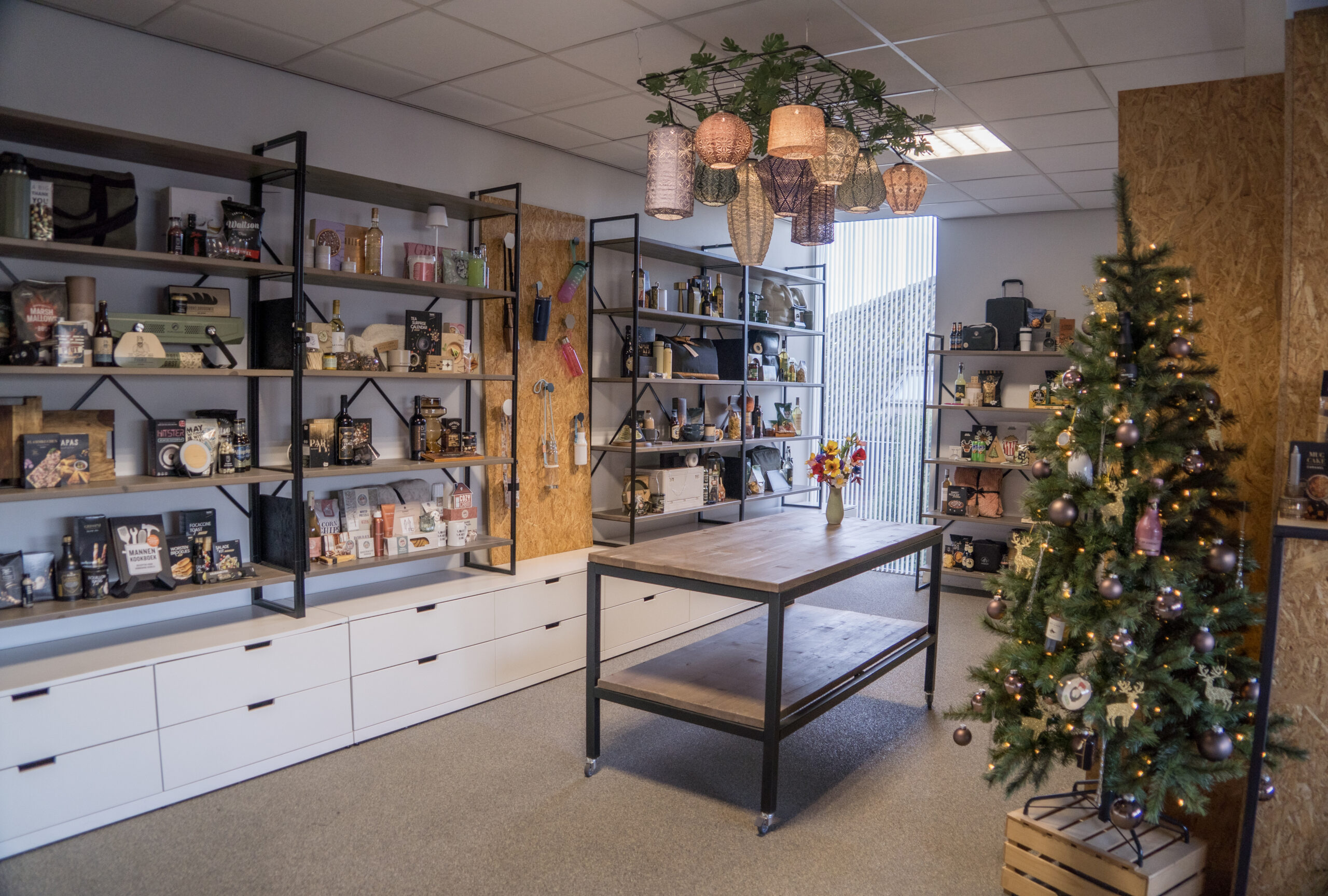 Showroom time 4 gifts