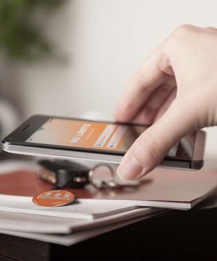 Ronde voorgeprogrammeerde NFC-sleutelhanger met doming.